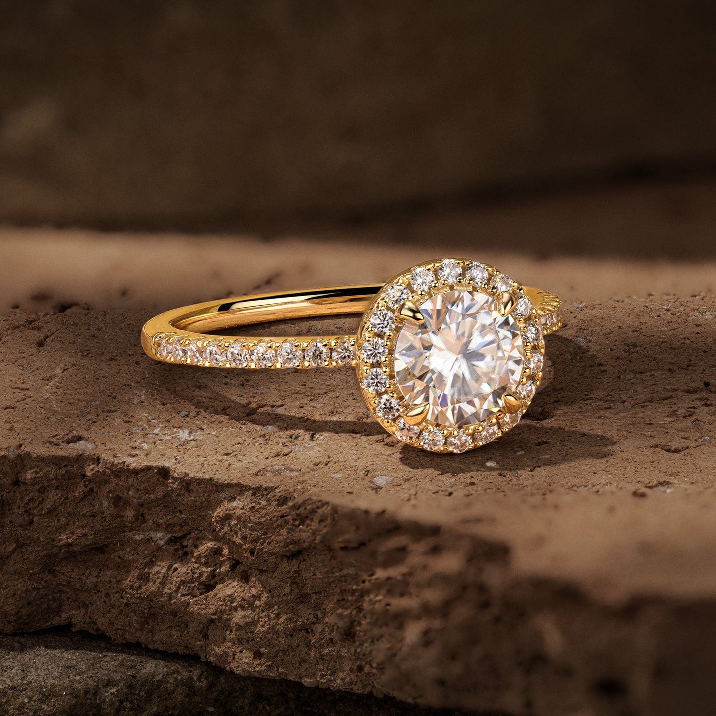 IGI Certified Lab-Grown Round Brilliant Cut Diamond - Halo Classic Engagement Ring Solid 14K Yellow Gold (Includes IGI Certification from International Gemological Institute)