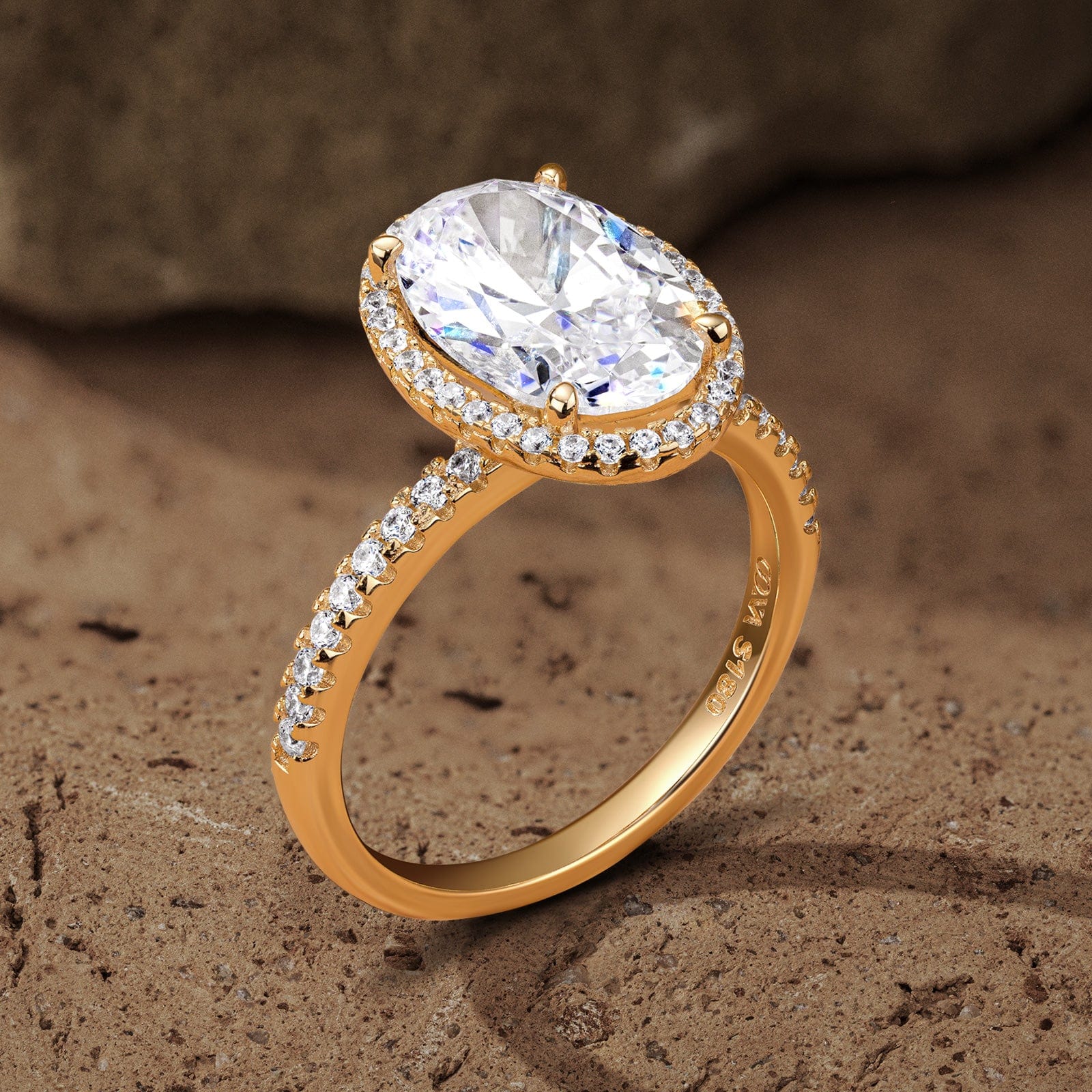 GENUINE LOVE Halo Engagement Ring - 1.01 Carat 14K Yellow Gold with a Oval Brillant Cut Lab-Grown Diamond